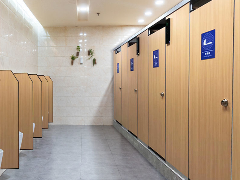 橡木色鋁蜂窩板-公共衛(wèi)生間隔斷