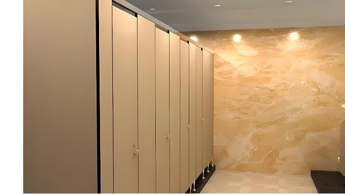 金屬蜂窩板在高檔商場衛生間隔斷中的應用